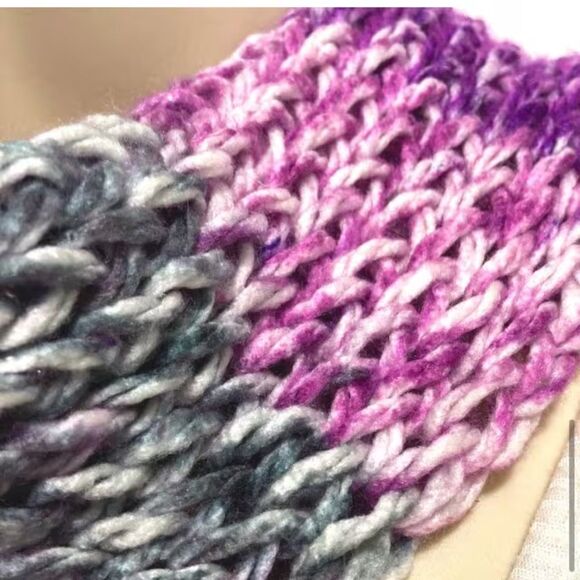 Infinity Scarf Gray Purple Lilac White Accents Handmade Knitted Ombré 26 x 4 in - Picture 3 of 7